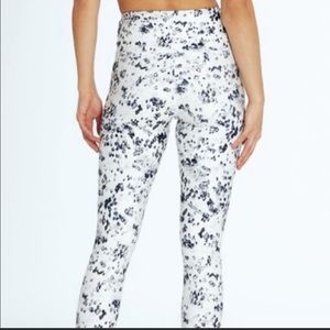 Balance Collection black and white speckled leggings. Size S